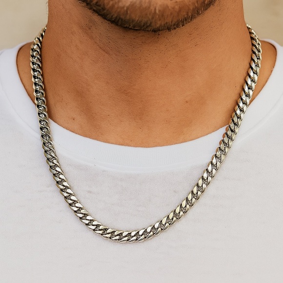 24 inch Cuban Link Chain Necklace for Men and Women - Picture 5 of 5